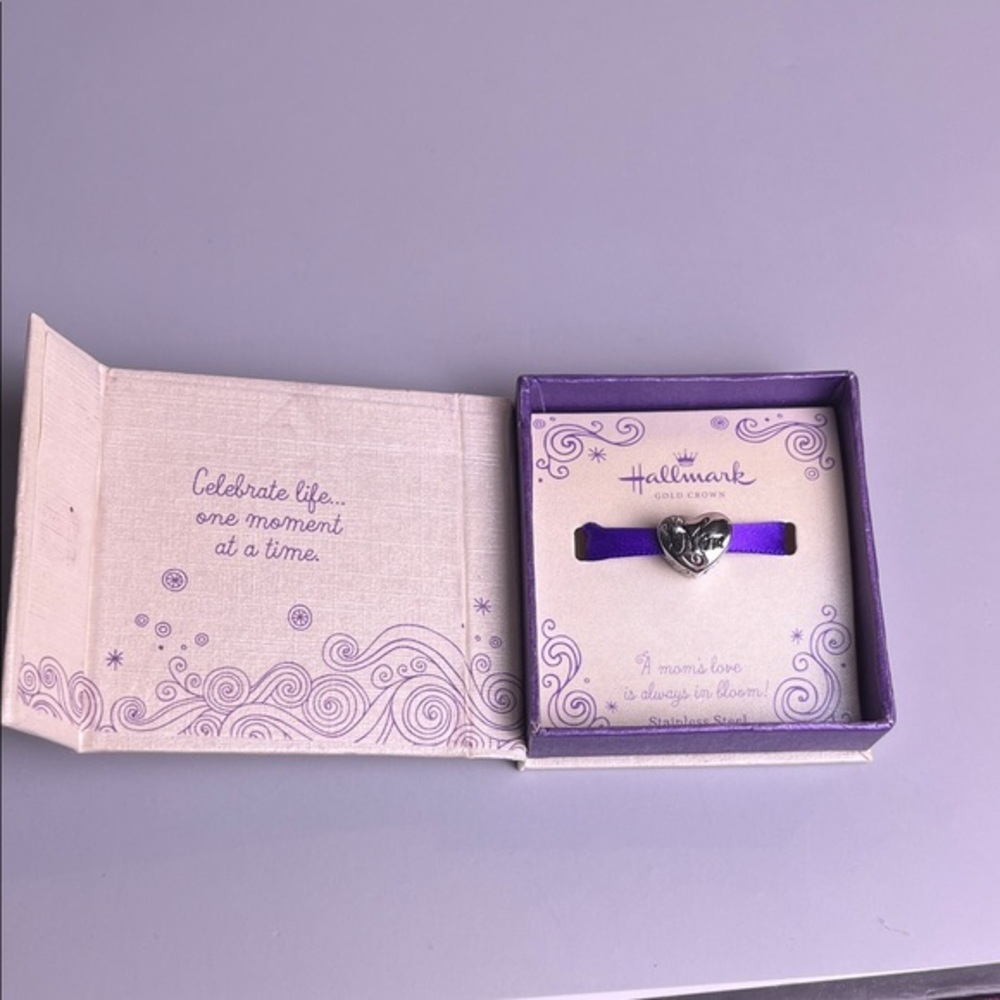 Hallmark Bracelet Charm Silver MOM Heart NIB